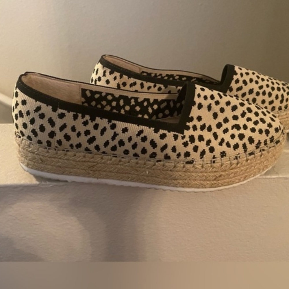 Gianni Bini Women’s Leopard Print Espadrille Flats. Size 10.